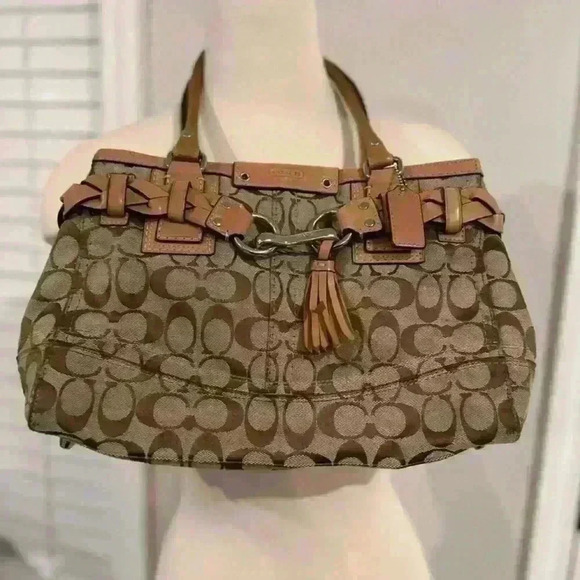 Vintage Authentic medium Hampton signature  Coach purse - Picture 1 of 10